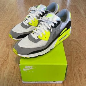 Nike Air Max 90 Volt